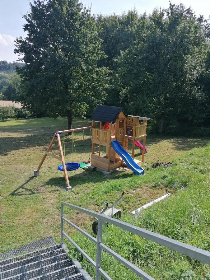 Ferienwohnung Schuhmann Mit Wintergarten Und Garten Therme Aquapulco Und Ikuna Erlebnispark, Zoo Schmiding 20 Min Mit Auto Entfernt Ab 3 Naechte Buchbar Hinzenbach Экстерьер фото