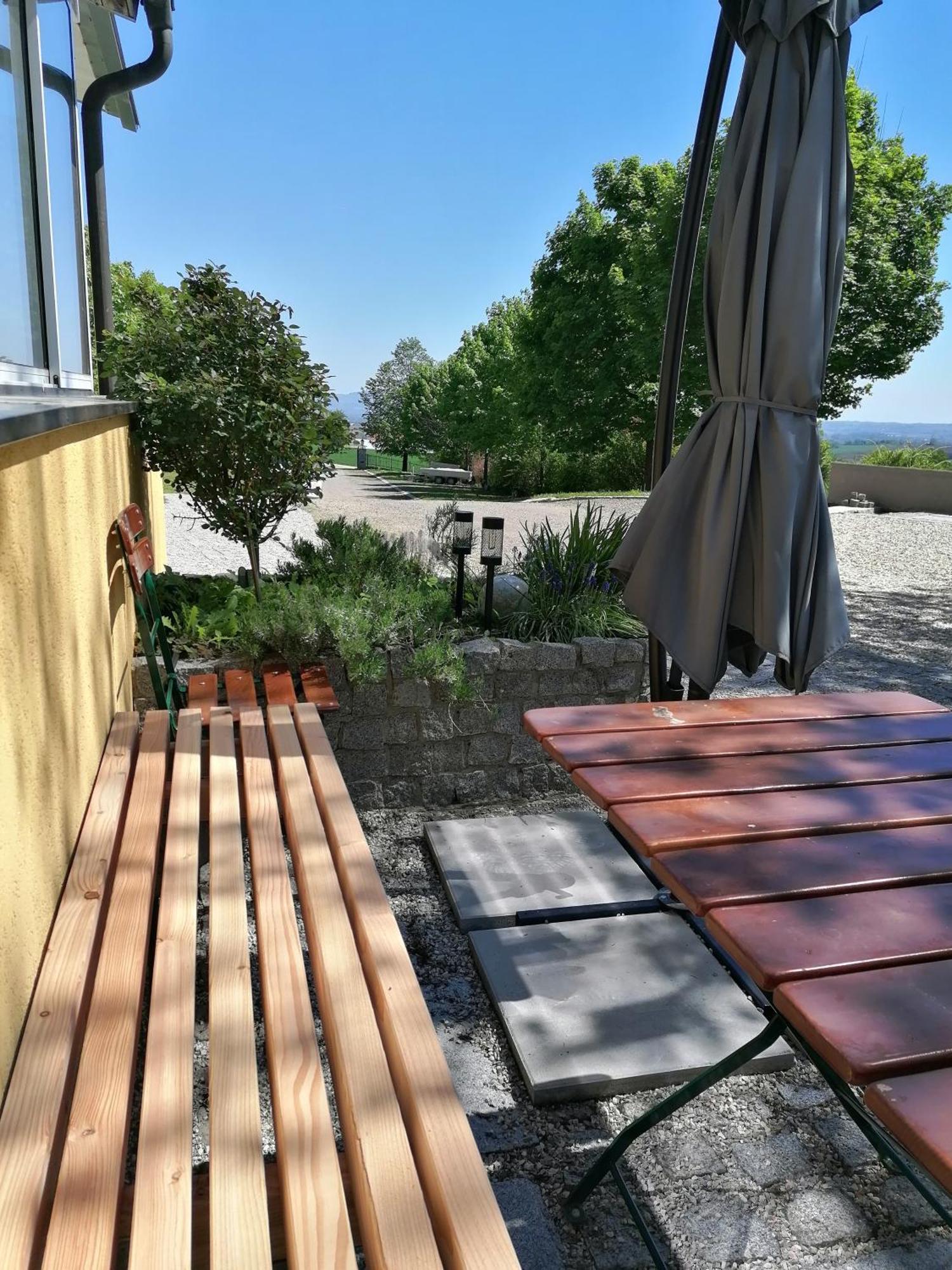 Ferienwohnung Schuhmann Mit Wintergarten Und Garten Therme Aquapulco Und Ikuna Erlebnispark, Zoo Schmiding 20 Min Mit Auto Entfernt Ab 3 Naechte Buchbar Hinzenbach Экстерьер фото